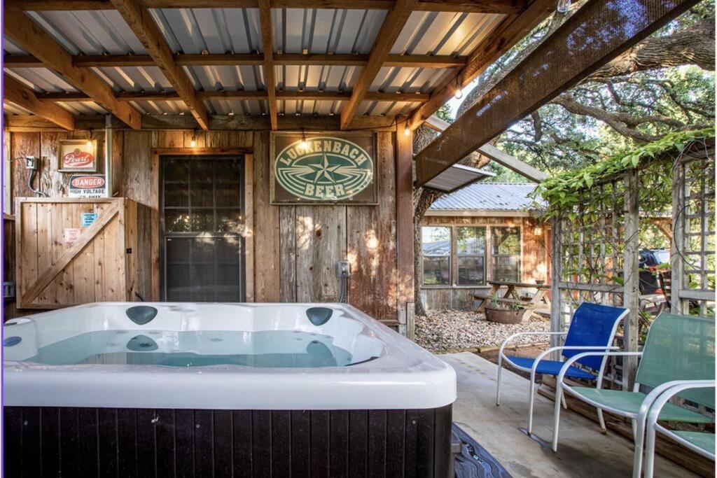 프레드릭스버그 Pet Friendly! Hot Tub, 2Mins From Main, Fire Pit 빌라 외부 사진